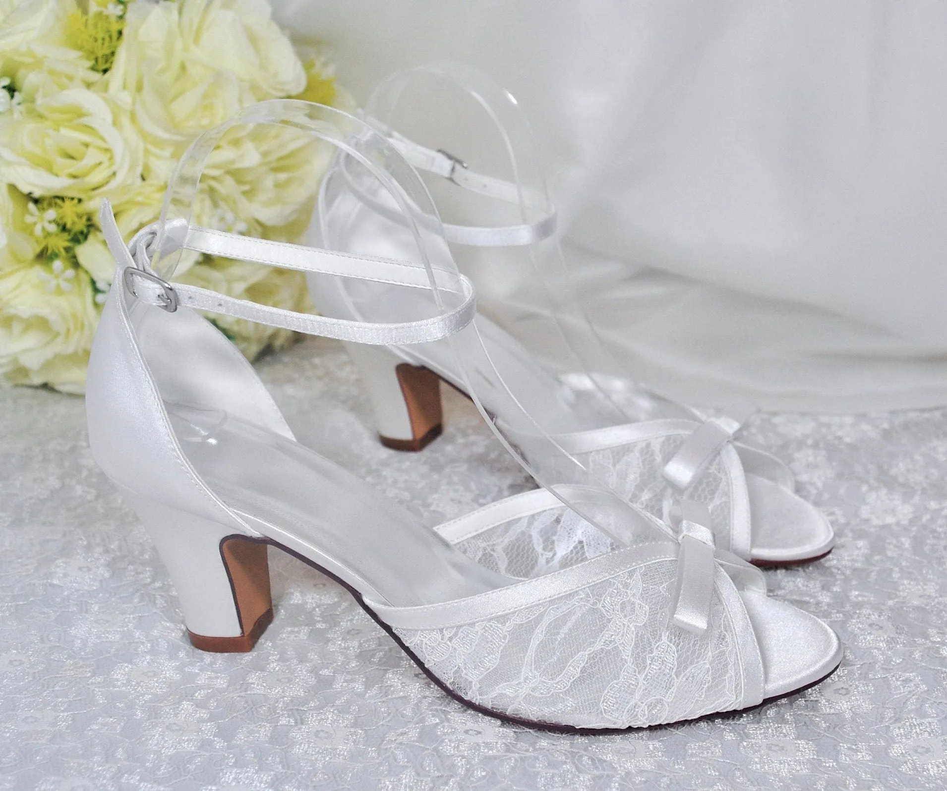 Block Heel Lace Shoes | White or Ivory