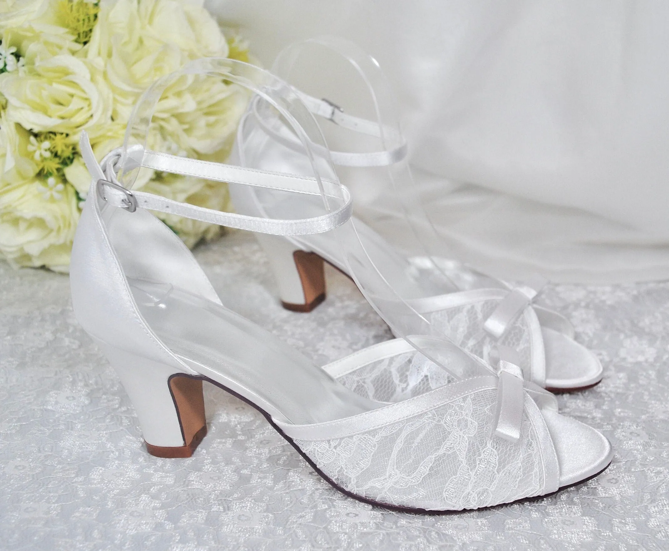Block Heel Lace Shoes | White or Ivory