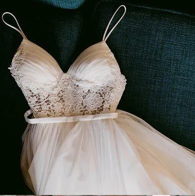 Charming Lace Ruffles Tulle Puffy Spaghetti Strap Beach Wedding Dress N1773