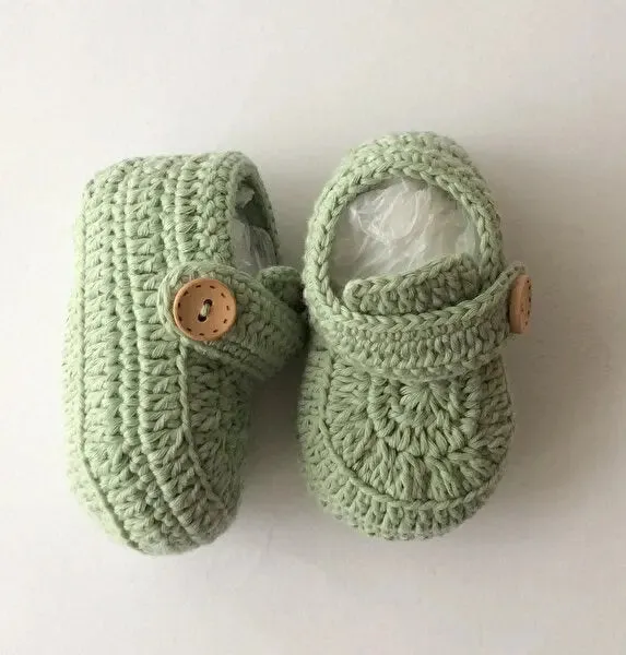 Crochet Baby Booties Green