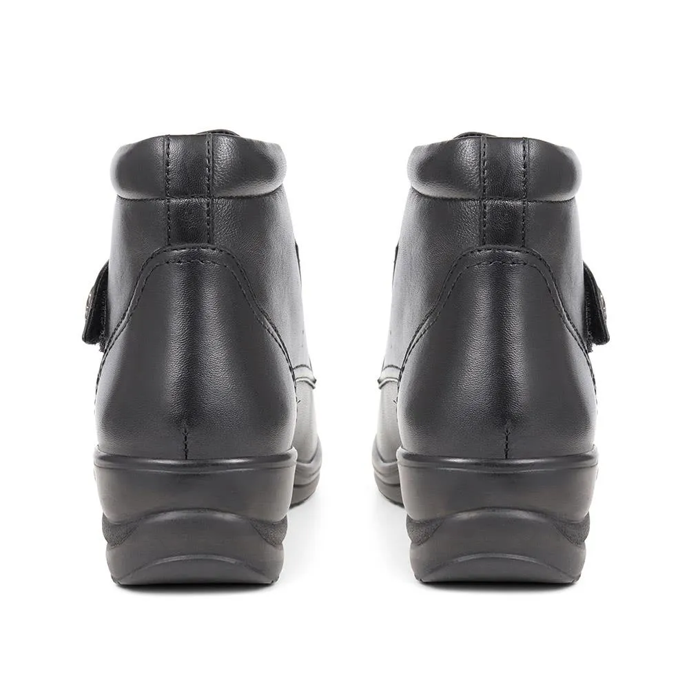 Leather Ankle Boots - KF38016 / 324 489