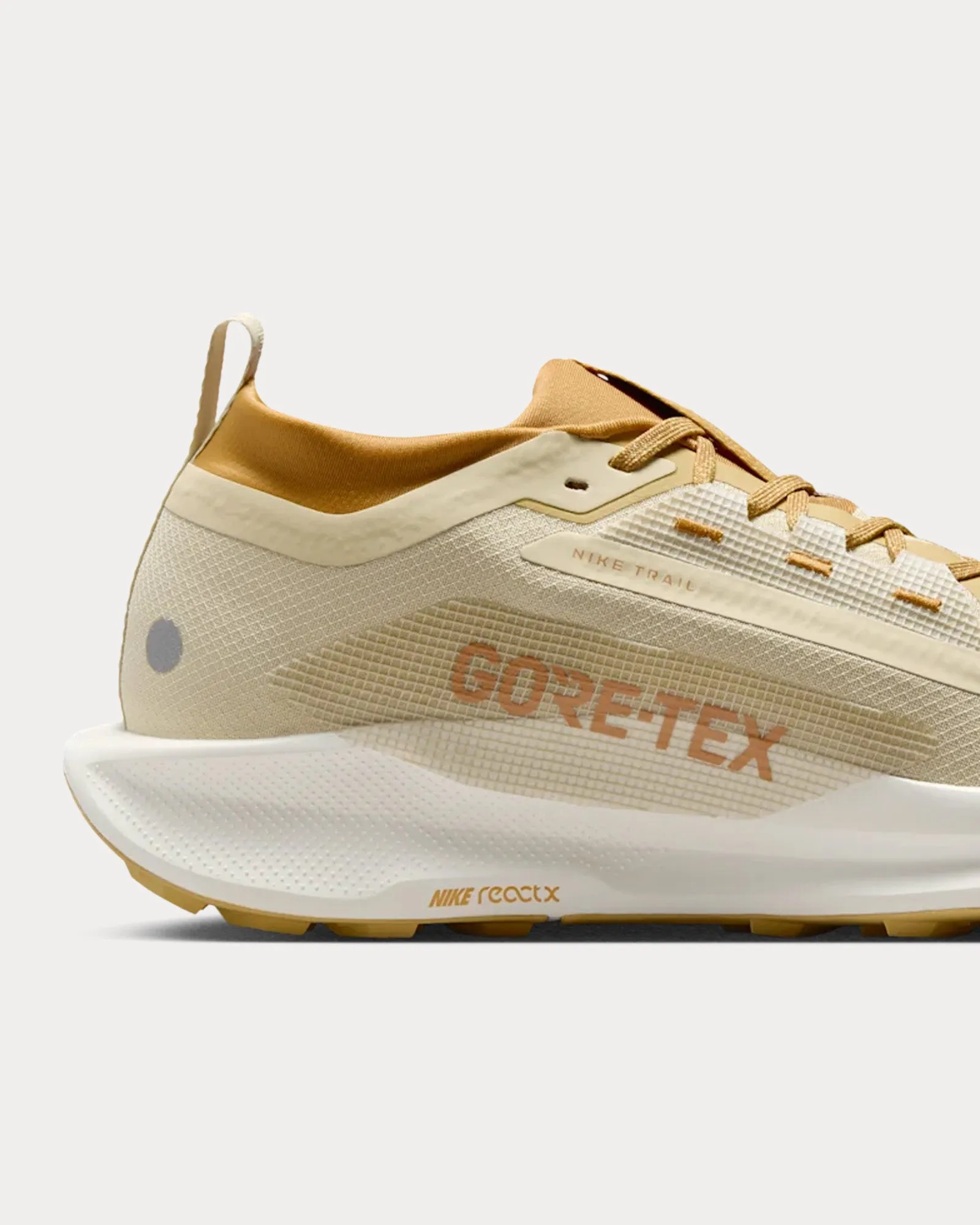 Pegasus Trail 5 Gore-Tex Team Gold / Desert Ochre Running Shoes