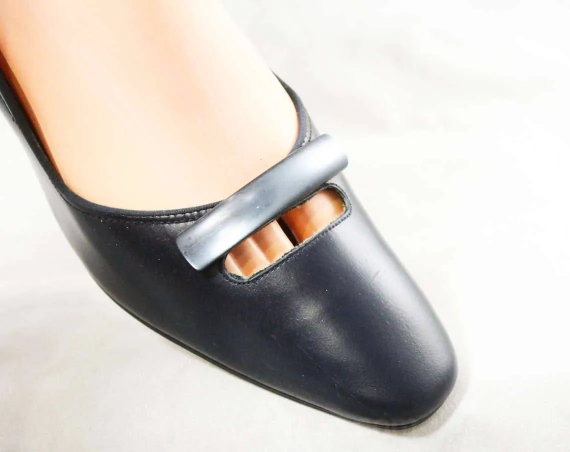 Size 8 Navy Shoes - Unworn 1950s 1960s Dark Blue Heels - 60s Deadstock - Leather with Sleek Modernist Trim - by Cotillion - 8 B Width