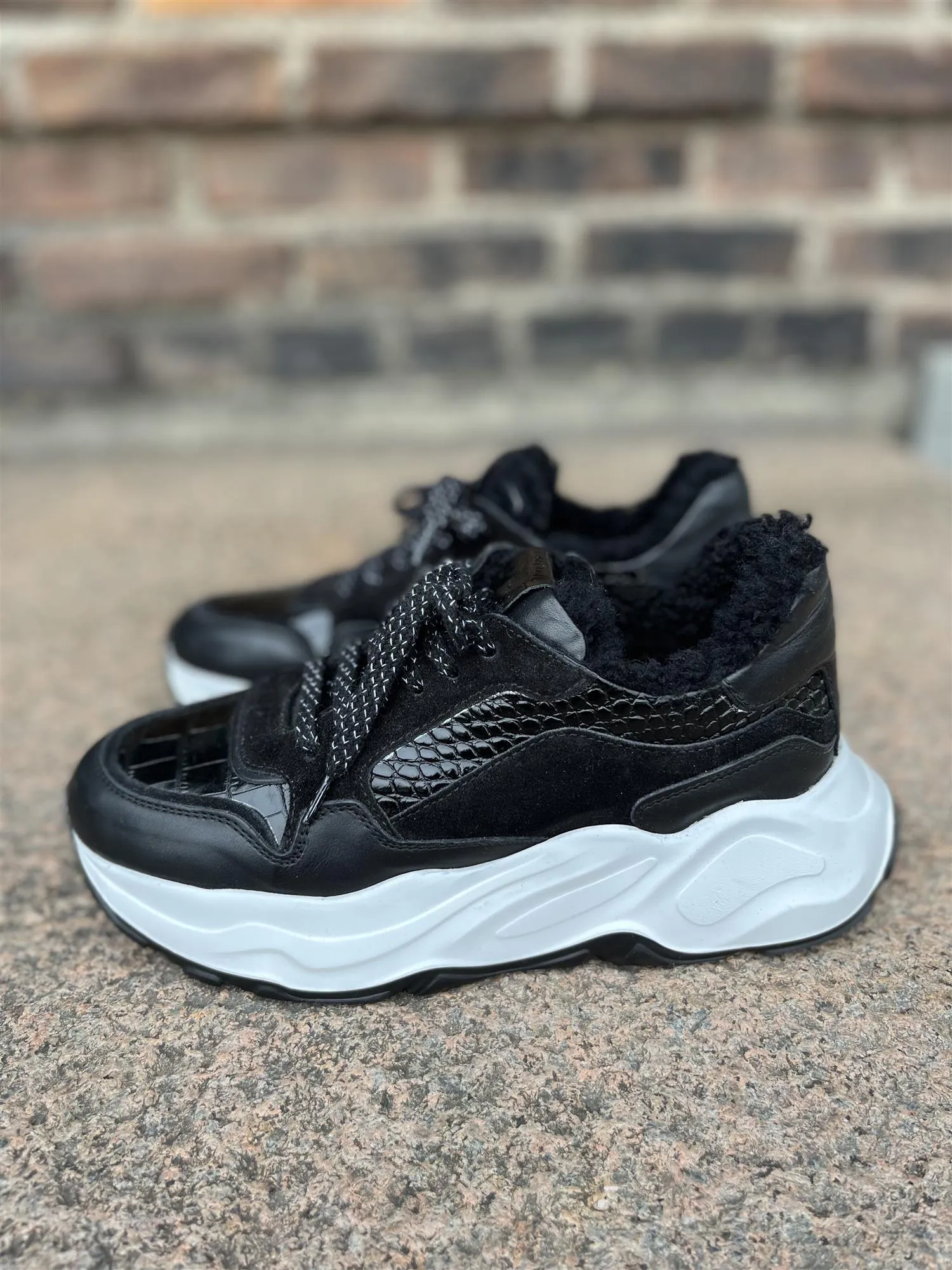 Sneakers Velour Black
