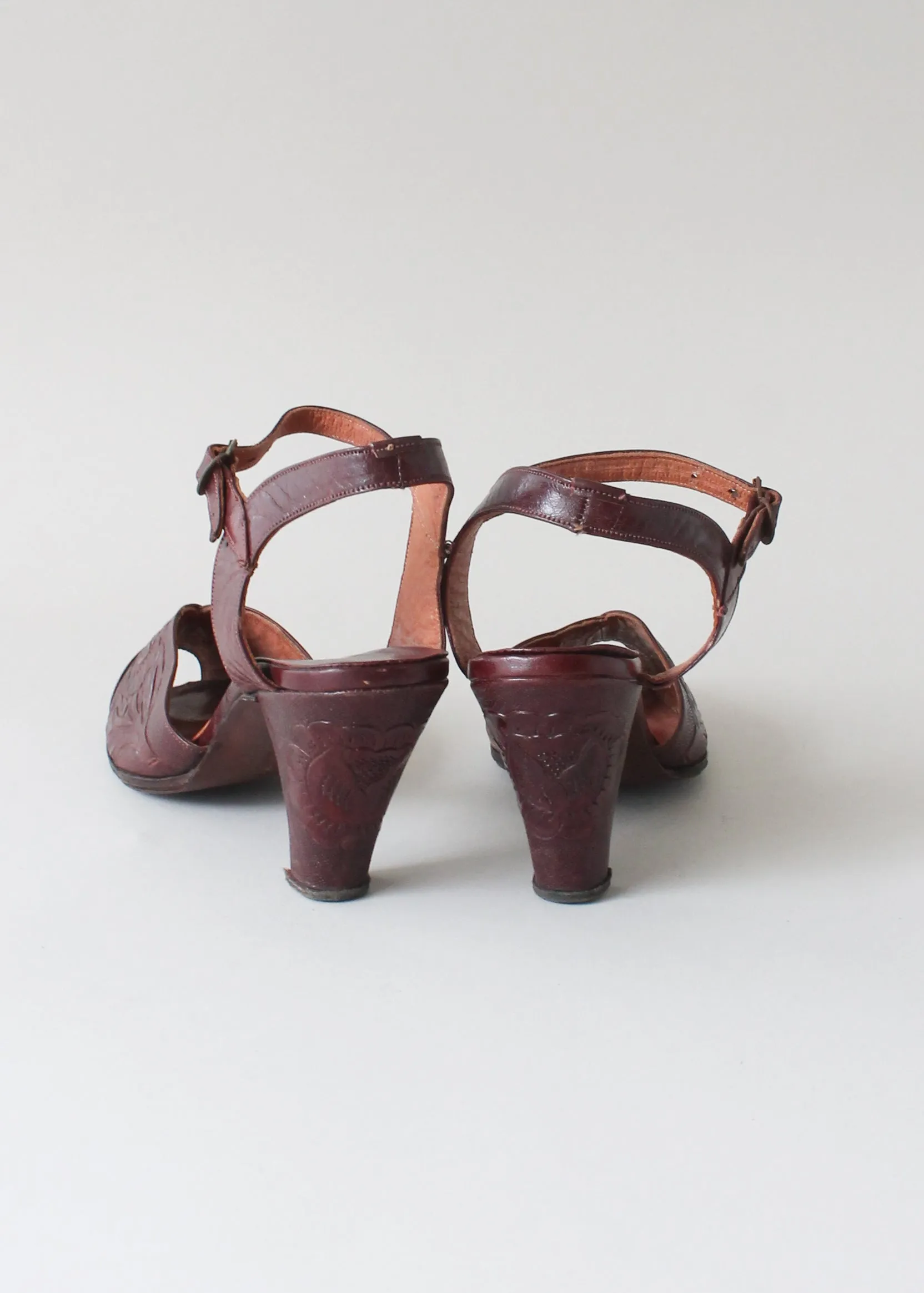 Vintage 1950s Tooled Leather Sandles