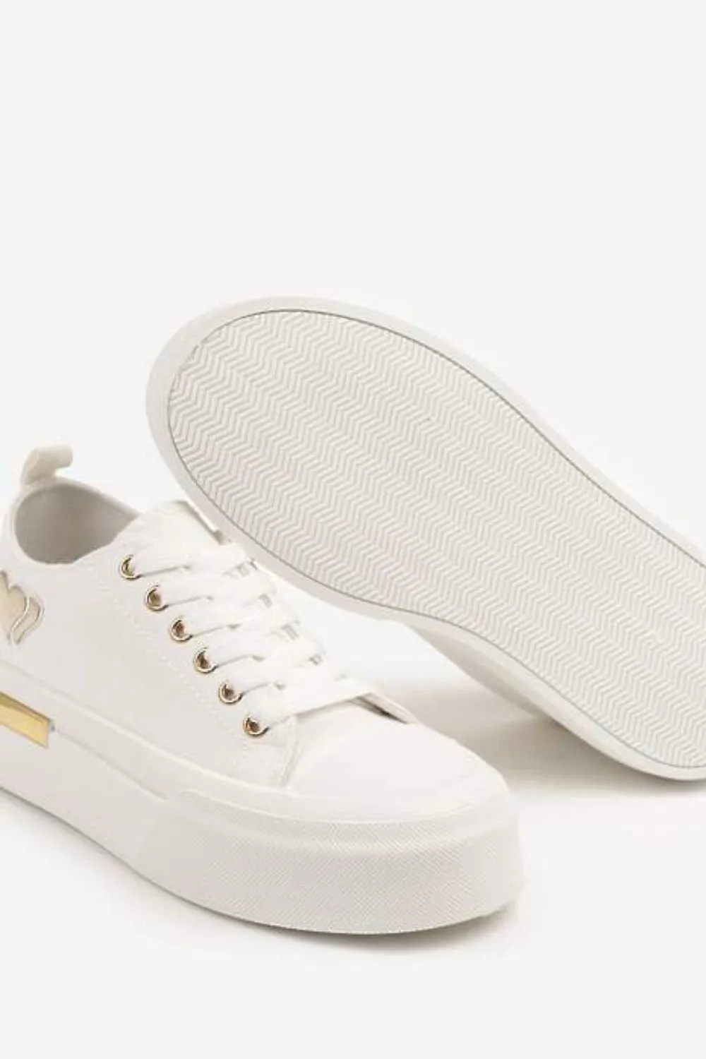WHITE LACE UP HEART DETAIL CHUNKY STYLISH FLAT TRAINERS