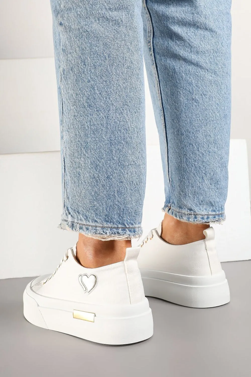 WHITE LACE UP HEART DETAIL CHUNKY STYLISH FLAT TRAINERS