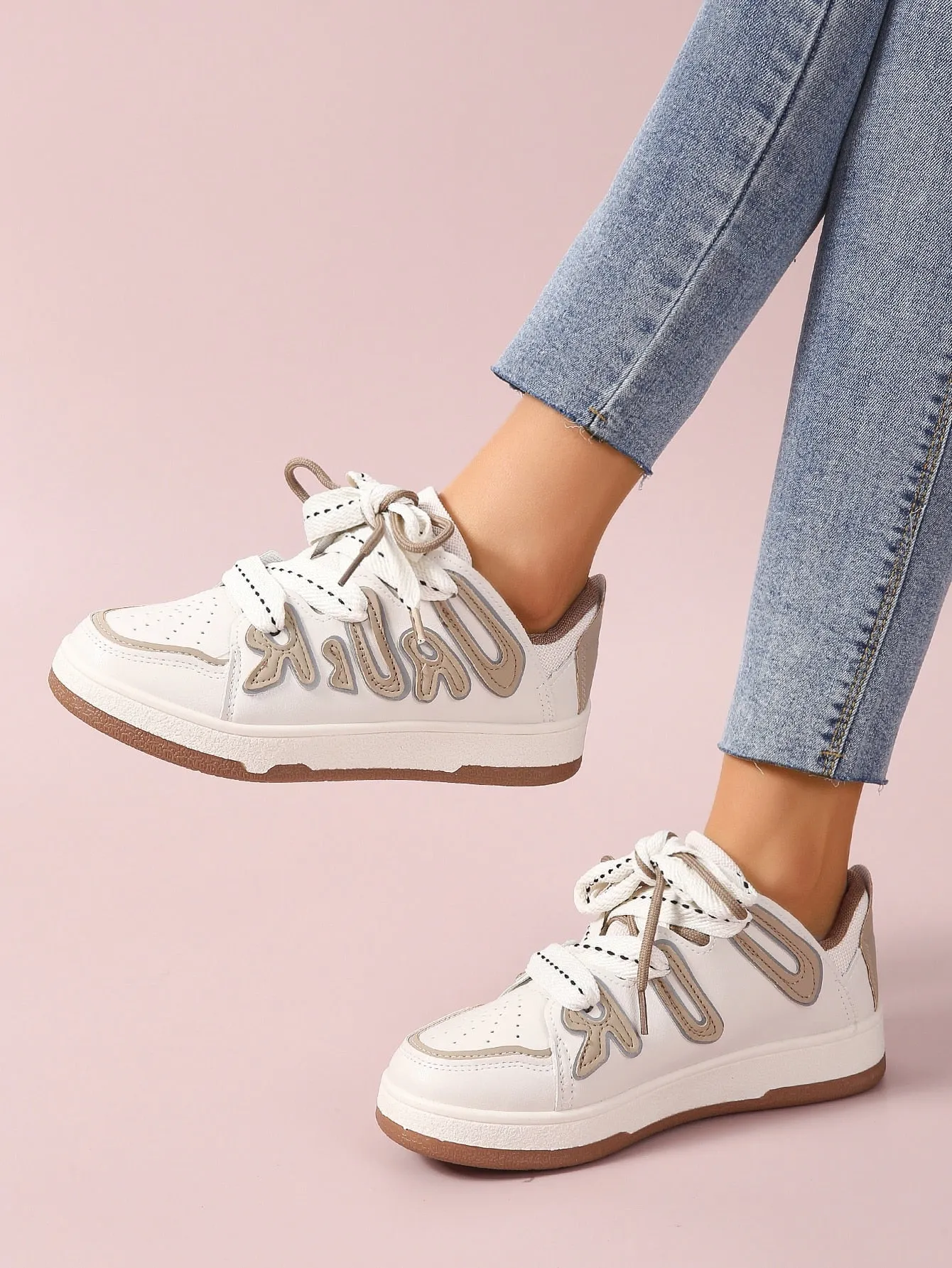 Womens Graphic Lace-up Skateboard Shoes