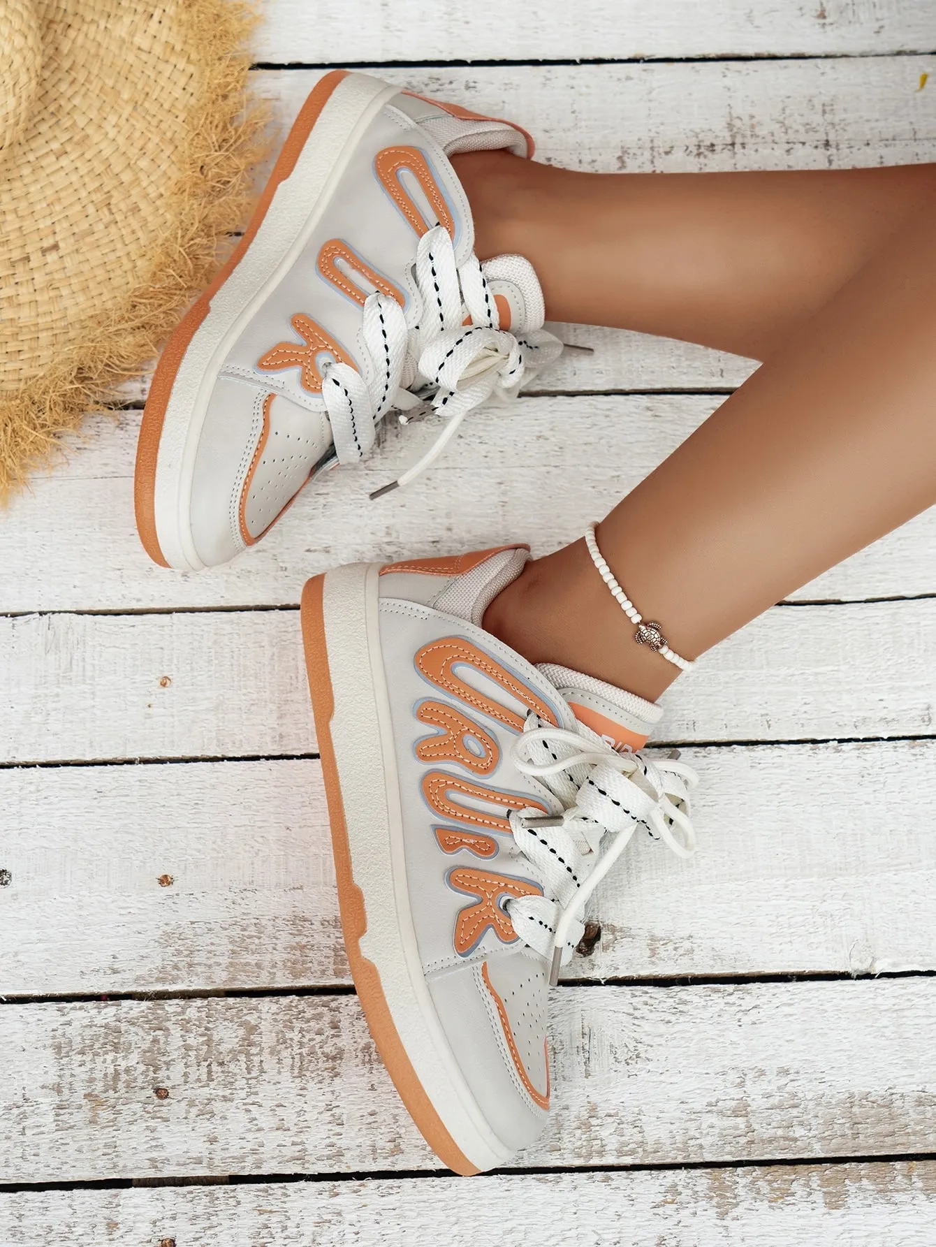 Womens Graphic Lace-up Skateboard Shoes