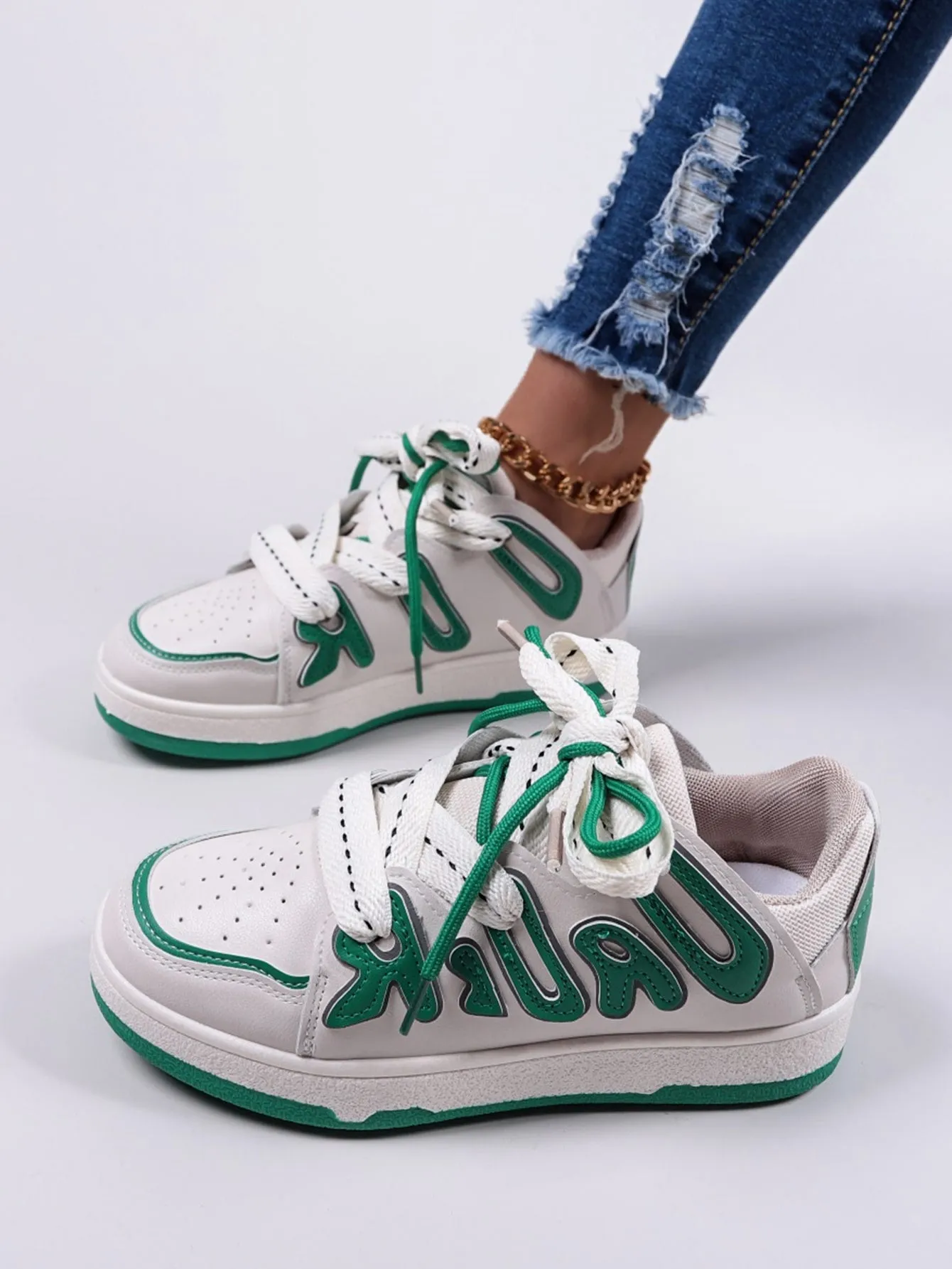 Womens Graphic Lace-up Skateboard Shoes