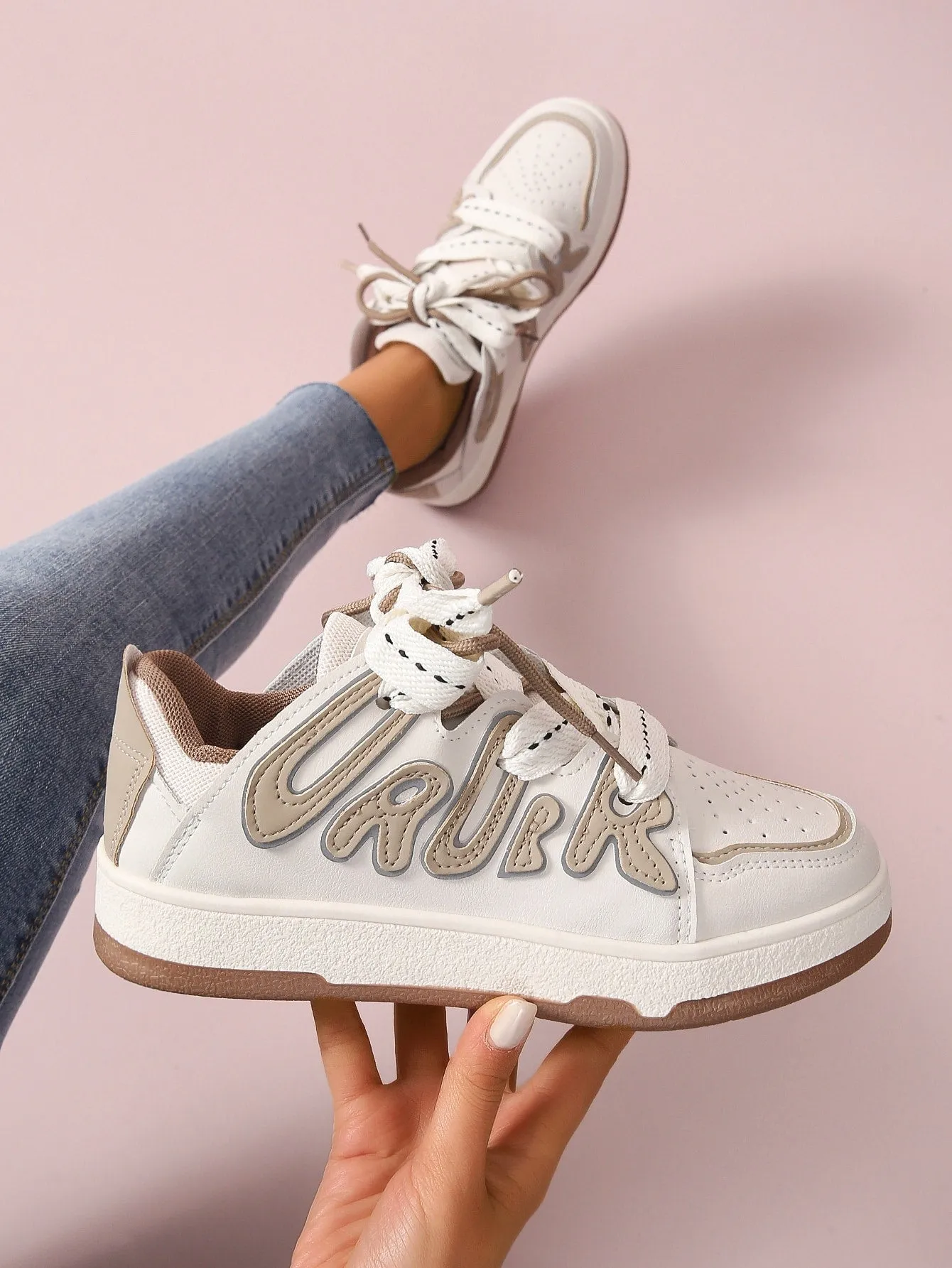 Womens Graphic Lace-up Skateboard Shoes
