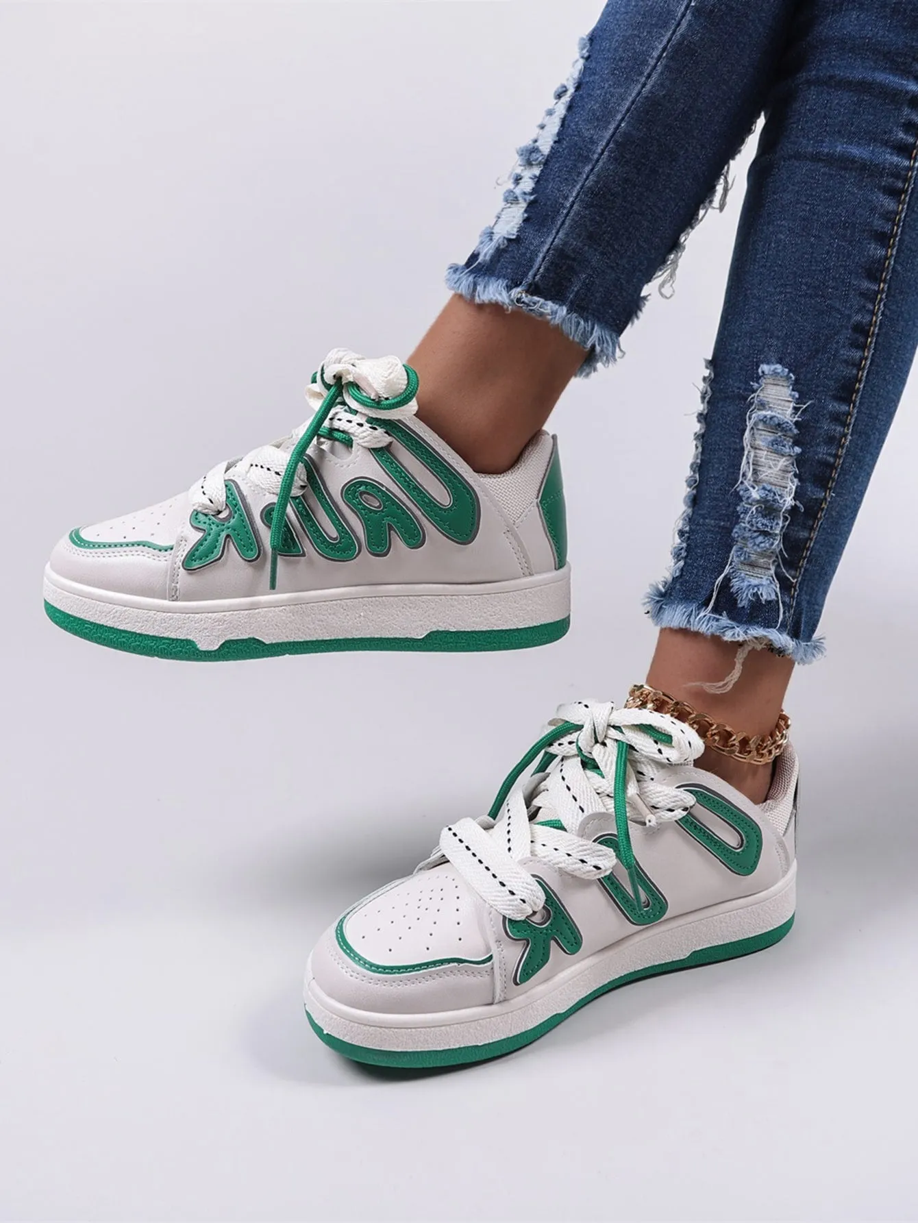 Womens Graphic Lace-up Skateboard Shoes