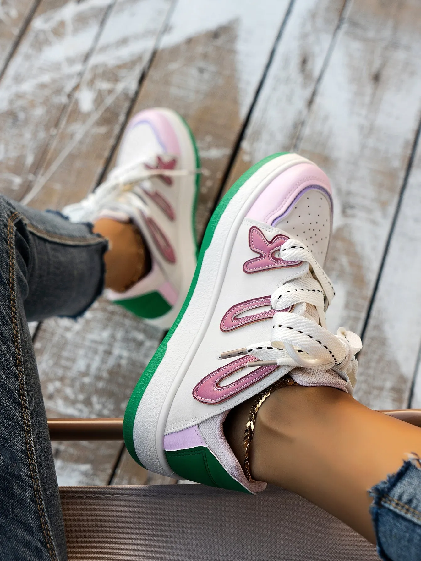 Womens Graphic Lace-up Skateboard Shoes