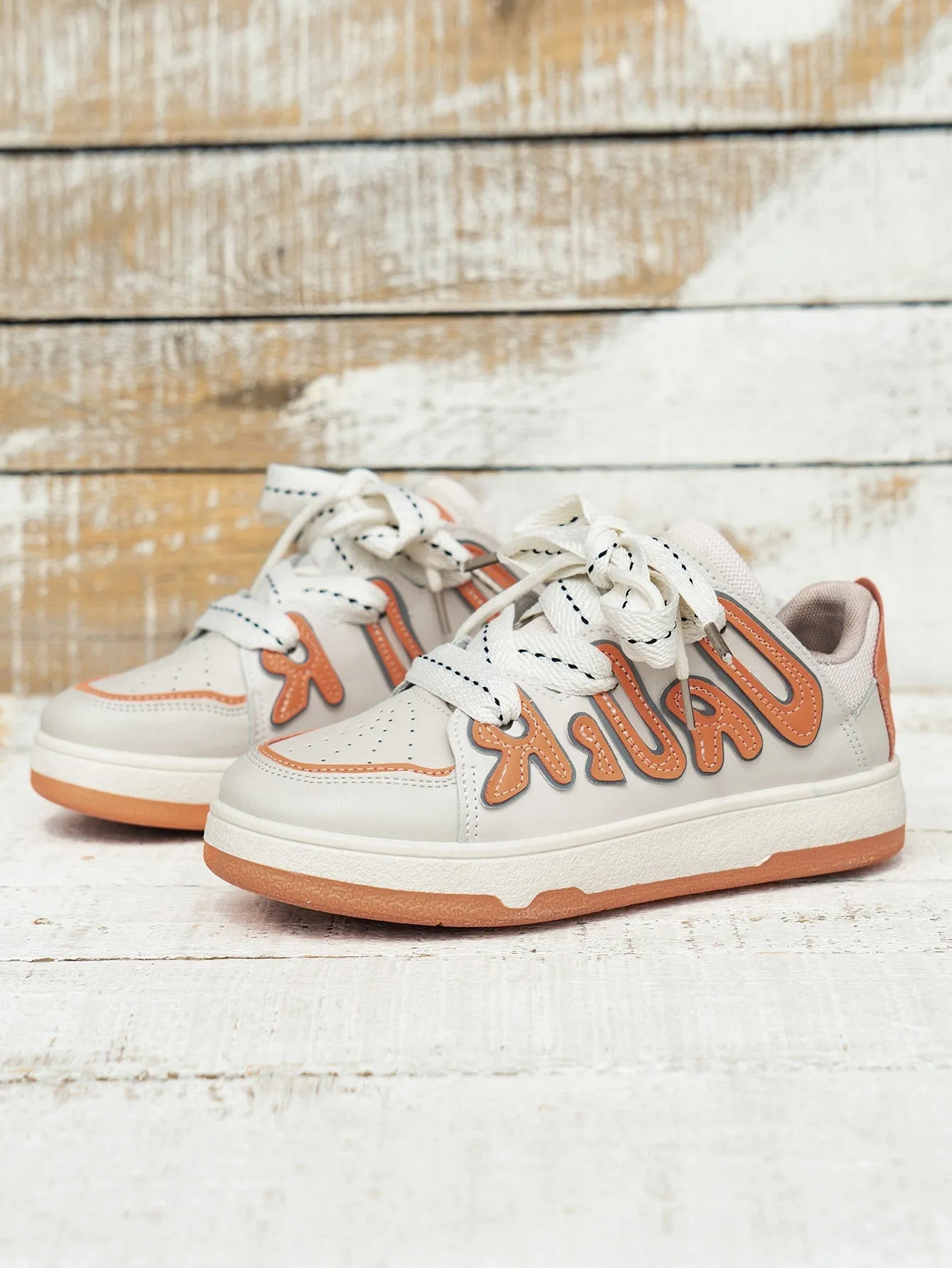 Womens Graphic Lace-up Skateboard Shoes