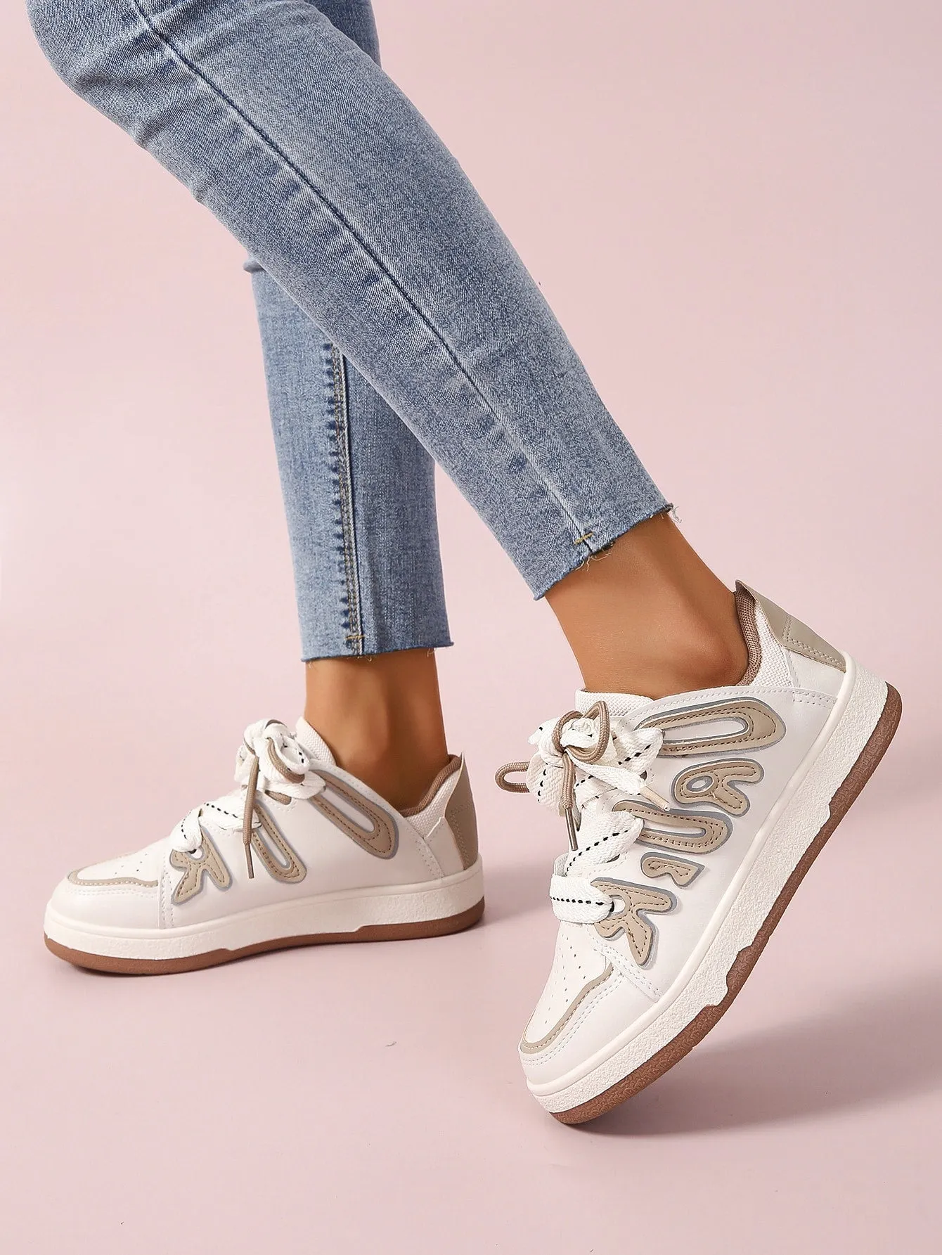 Womens Graphic Lace-up Skateboard Shoes